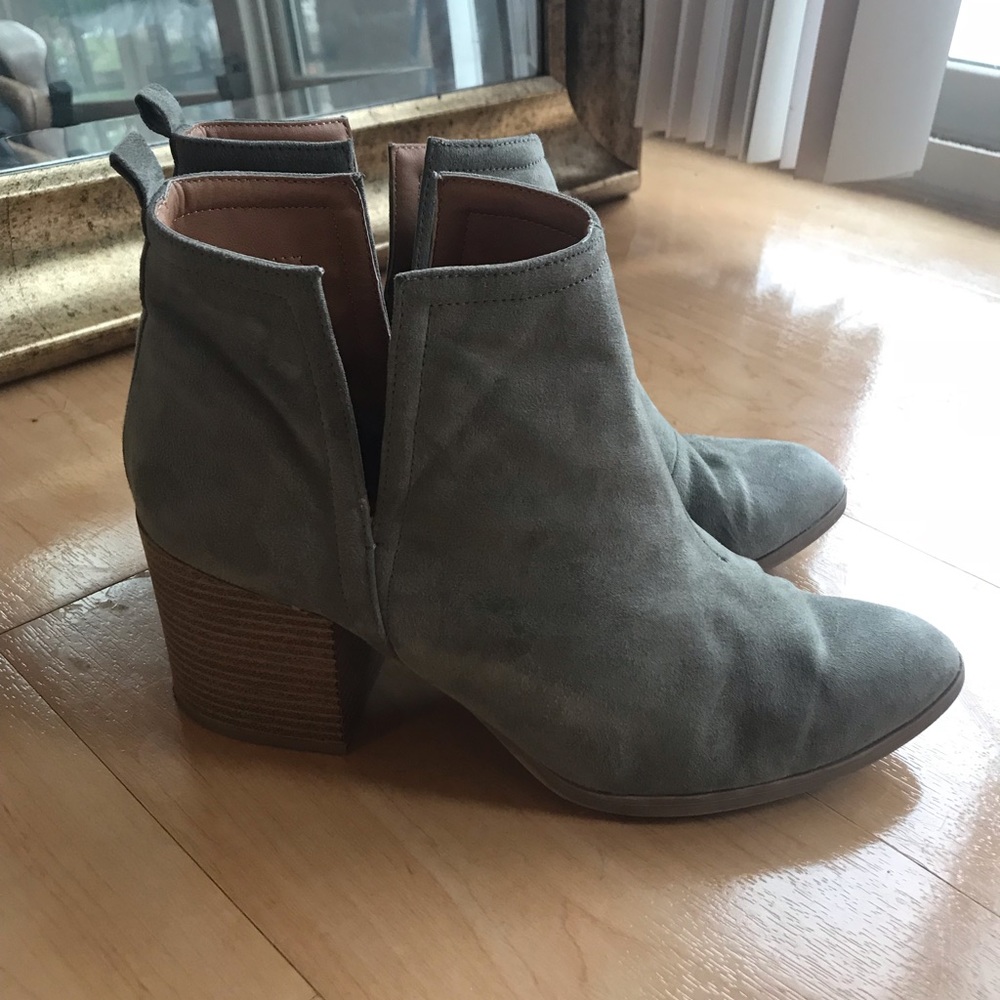 Qupid olive booties